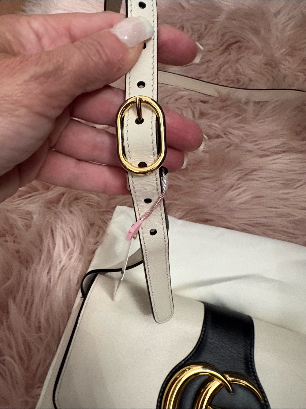 Gucci Cream Leather Crossbody with Black Trim & Gold GG - Picture 3 of 7